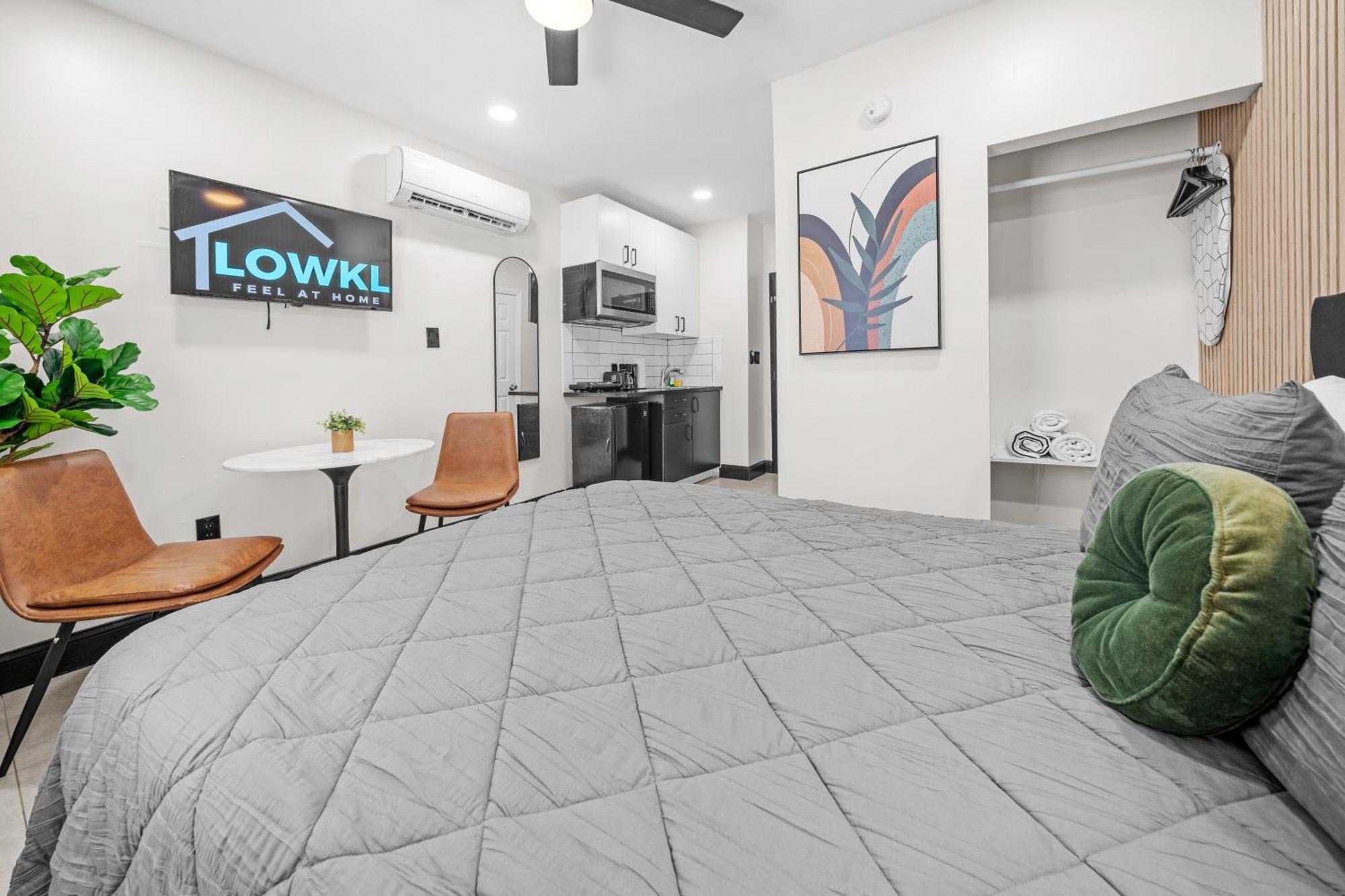 Baybreeze Apartments By Lowkl — Photos 1
